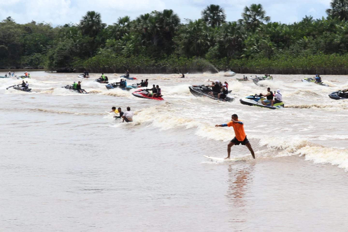 Festival da Pororoca atrai milhares de visitantes ao Pará