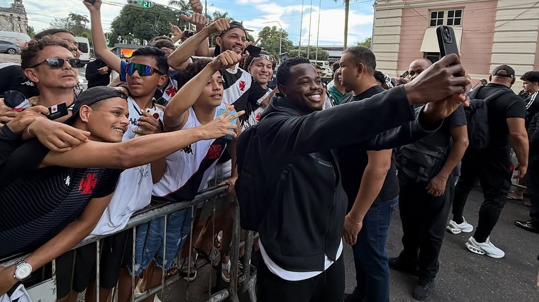 Vasco desembarca em Belém para duelo contra o Paysandu