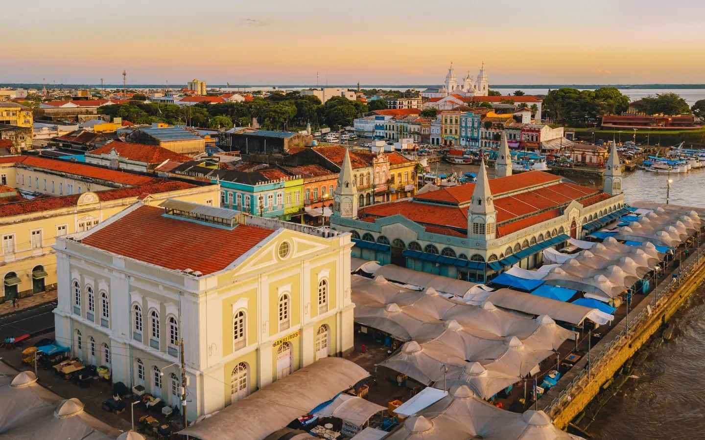 Confira o que abre e o que fecha no feriado de 1º de maio em Belém