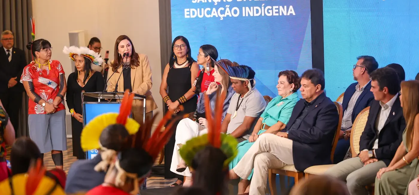 Hana Ghassan sanciona lei que cria política de educação indígena no Pará