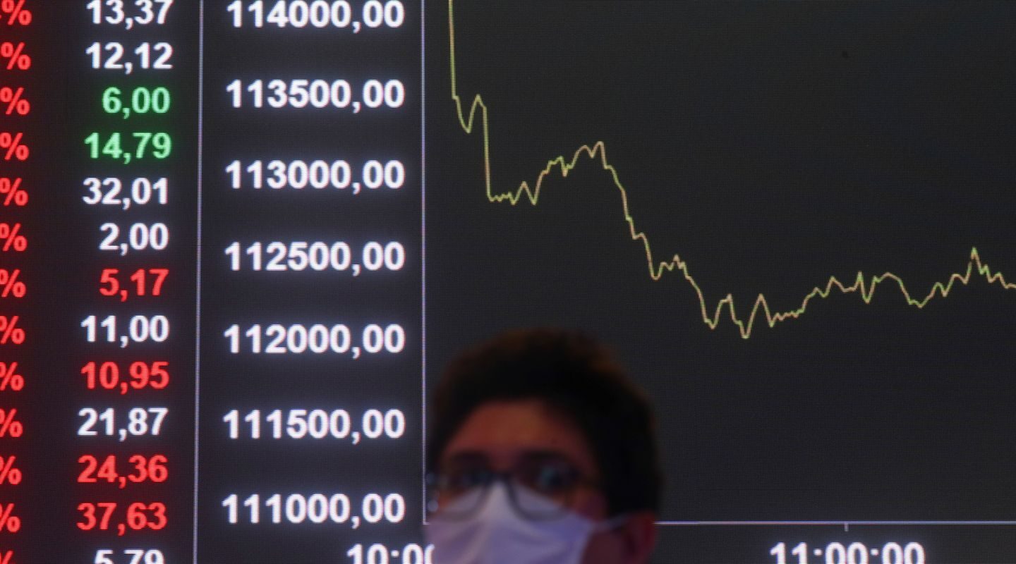 Bolsa tem pior mês desde 2023, e dólar sobe 1,82% em maio