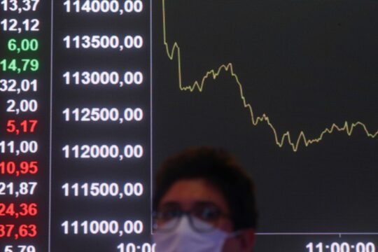 Bolsa tem pior mês desde 2023, e dólar sobe 1,82% em maio