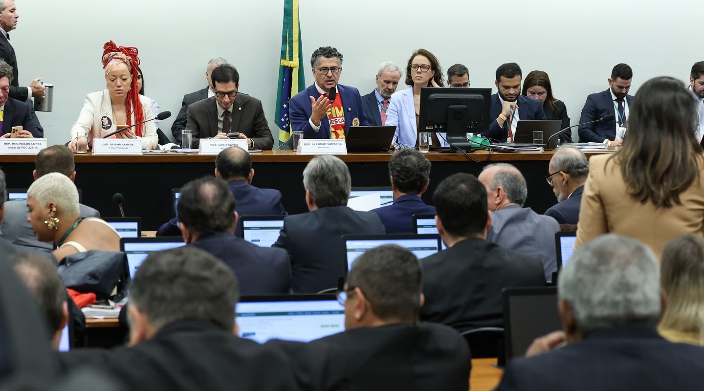 Centrão tenta derrubar transição de 60 dias para fim da escala 6×1
