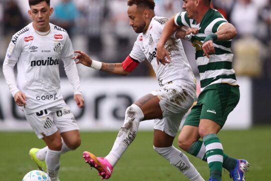 Coritiba ofusca festa para Neymar e derrota Santos pelo Brasileirão