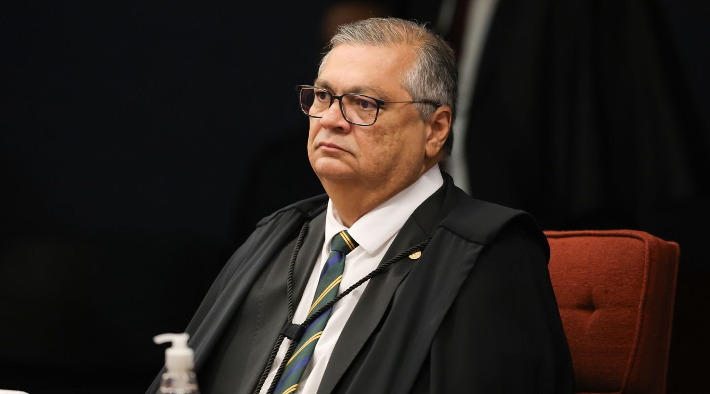 Dino abre apuração sobre emendas para produtora do filme de Bolsonaro