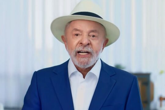 "É um caso de polícia", diz Lula sobre relação entre Flávio e Vorcaro