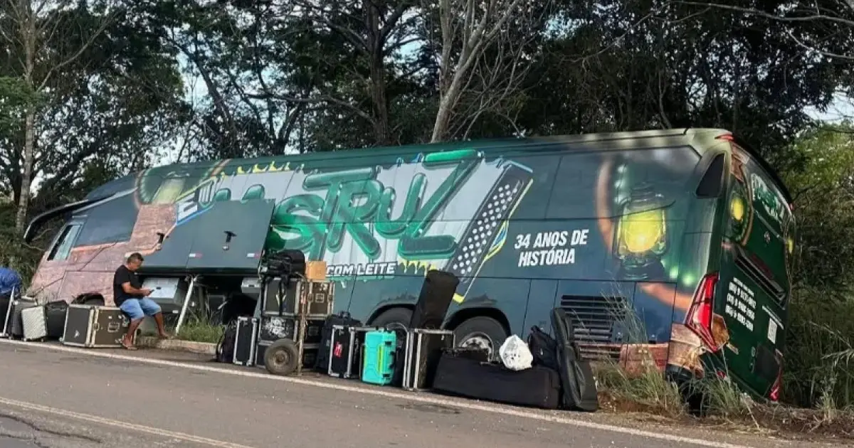 Ônibus da banda Mastruz com Leite sofre acidente a caminho de show no Pará