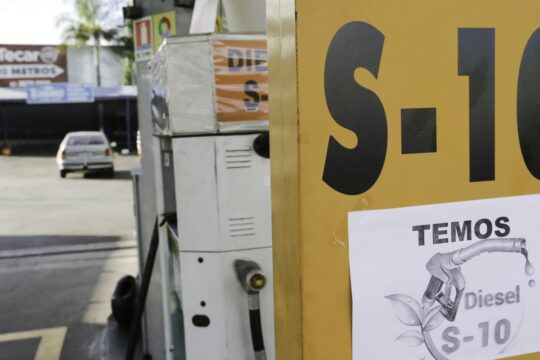 Importações de diesel da Rússia e EUA aumentam com fechamento de Ormuz