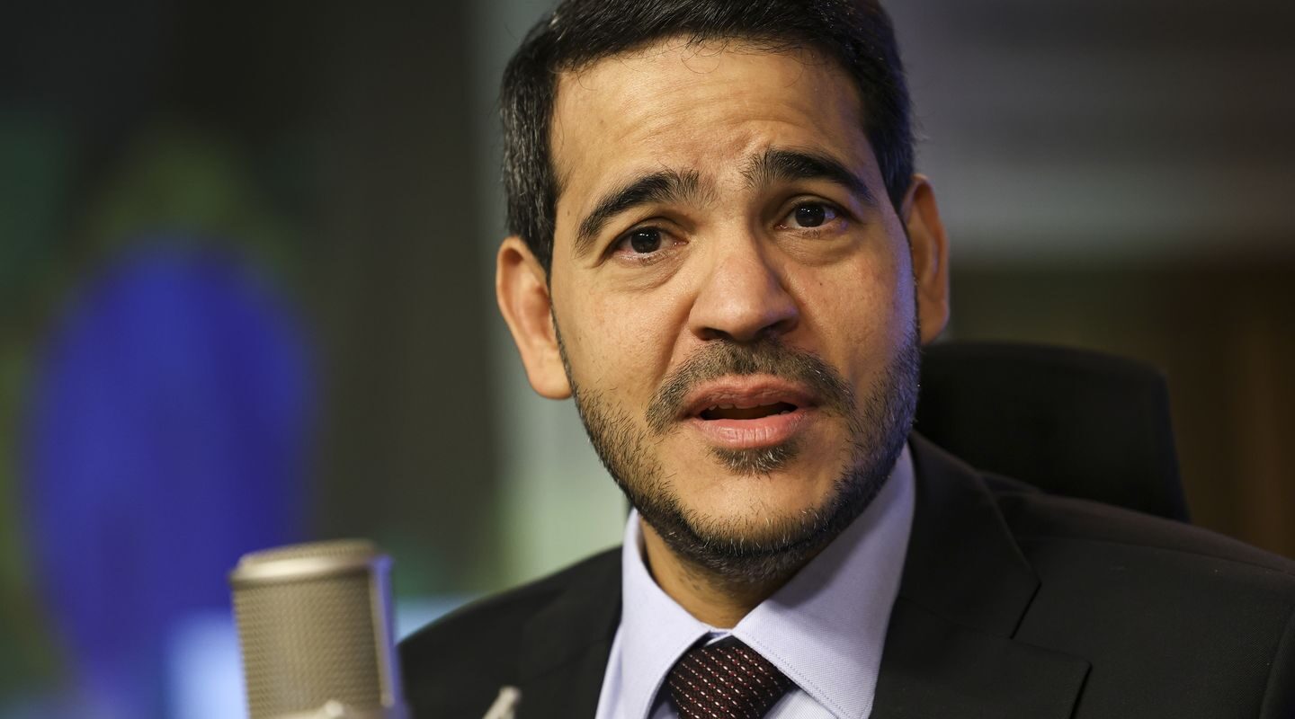 Lula diz que vai indicar novamente Messias ao STF