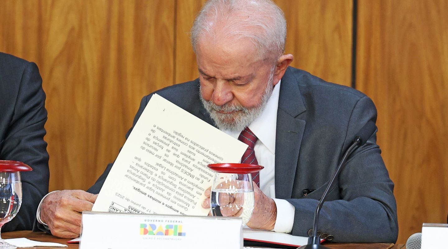 Lula veta lei que reconhece estágio como experiência profissional