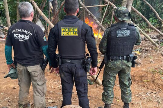 Polícia Federal combate garimpos ilegais nos estados do Amapá e Pará