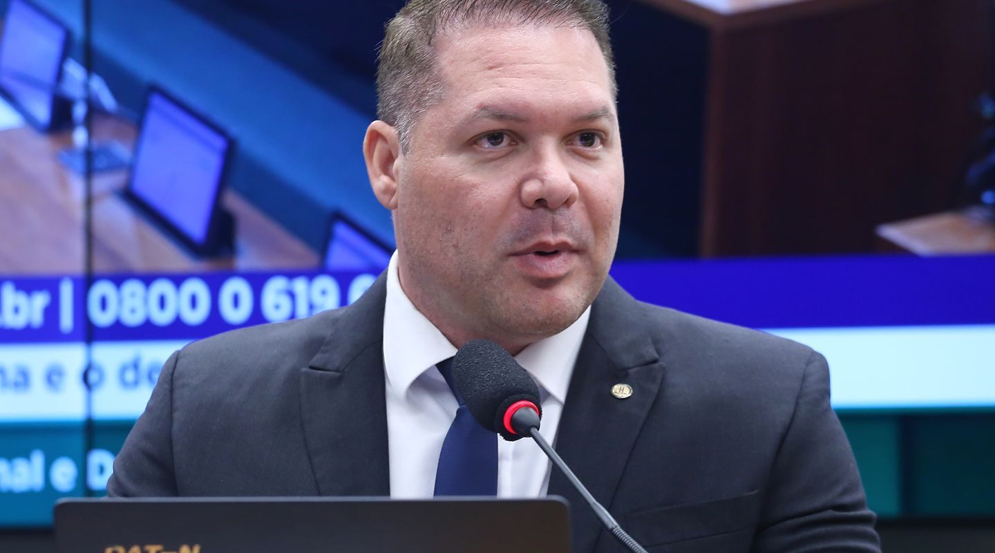 TSE torna inelegível e anula votos recebidos por ex-deputado do Ceará