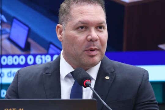 TSE torna inelegível e anula votos recebidos por ex-deputado do Ceará
