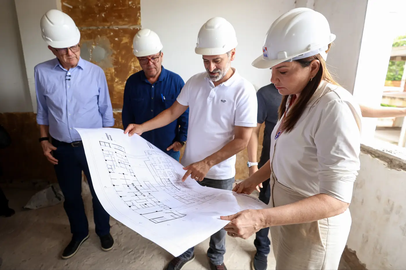 Governadora Hana Ghassan vistoria obras do Hospital Regional do Leste em Paragominas