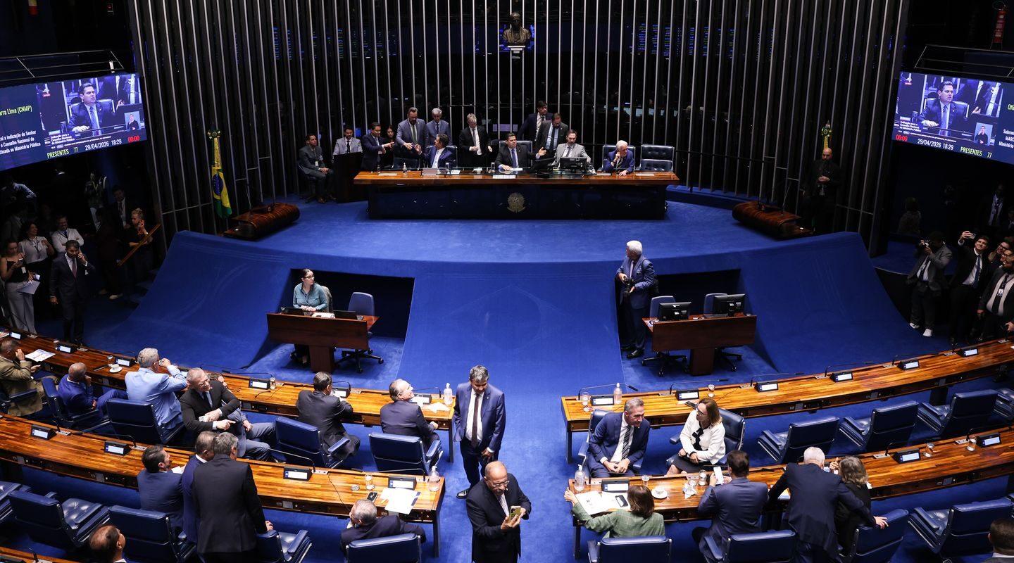 Alcolumbre trava tramitação da PEC do fim da 6×1 no Senado
