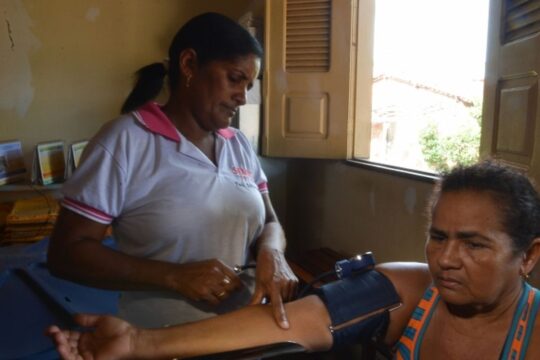 CCJ do Senado aprova aposentadoria especial para agentes de saúde