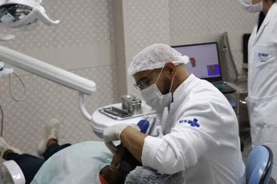Comissão do Senado aprova novo piso salarial de médicos e dentistas