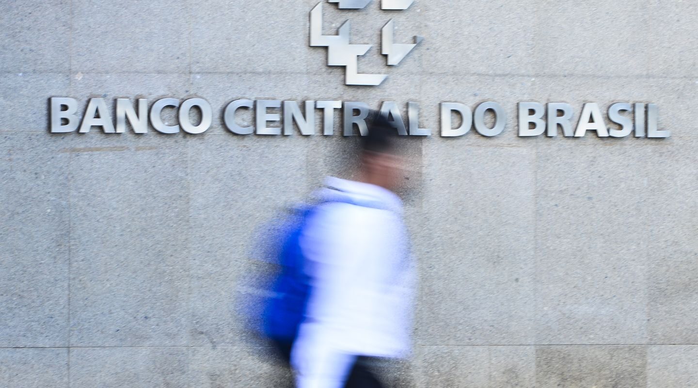 Mercado eleva projeção de inflação e vê Selic em 14% ao ano em 2026
