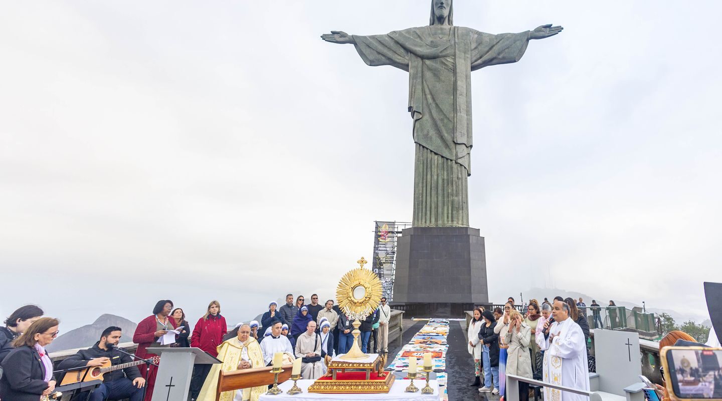 Cristo Redentor inova com tapete de patchwork no Corpus Christi