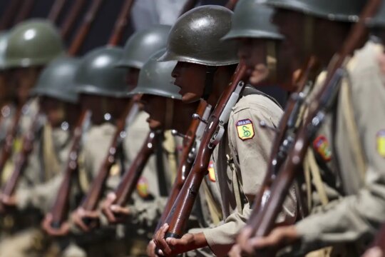 Exército mantém patrulha de fronteiras mesmo com bloqueio do orçamento