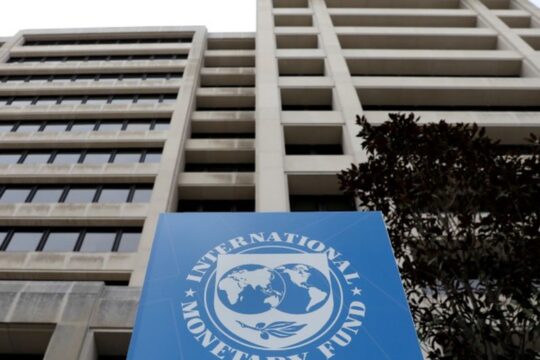 FMI destaca resiliência da economia brasileira e projeta PIB de 2,5%