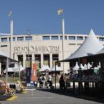 Feriado em SP tem programação gratuita em feira do livro no Pacaembu