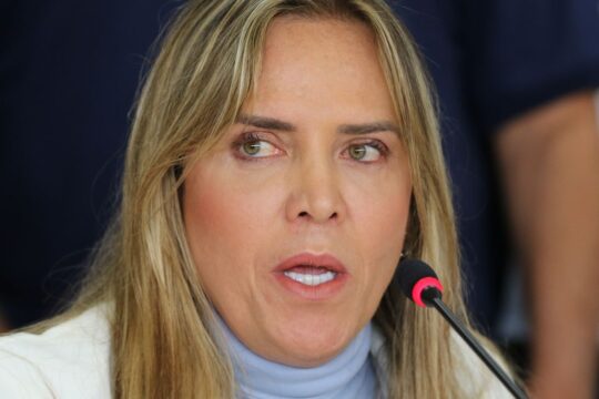 Governadora do DF recebe alta após apresentar quadro de pneumotórax