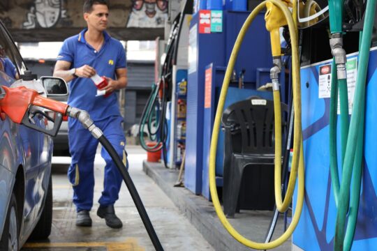 Governo abre crédito de R$ 550 milhões para subsidiar diesel