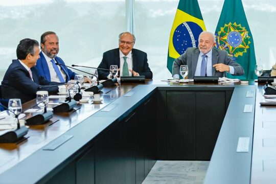 Governo prevê aumento de etanol na gasolina de 30% para até 32%