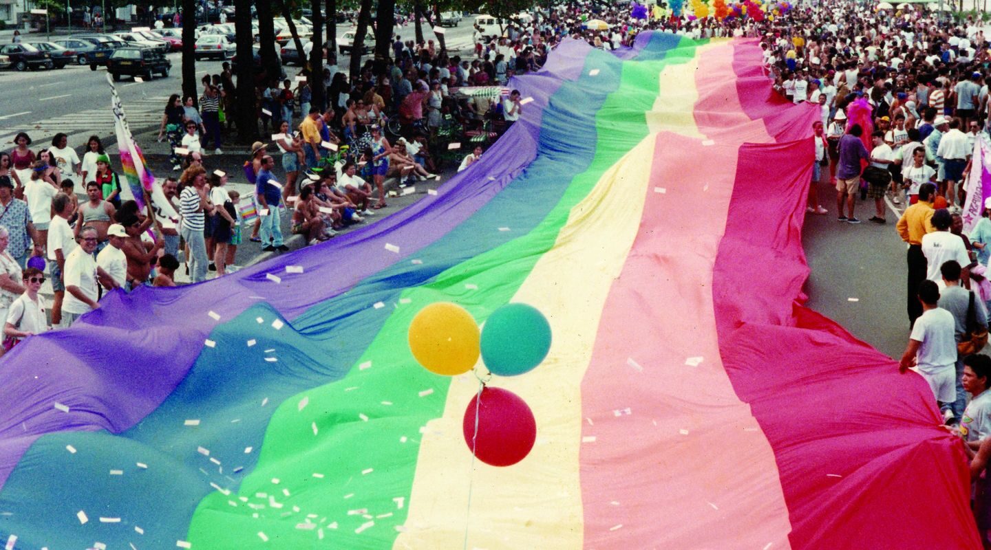 Linha do tempo com marcos da luta LGBT no Brasil