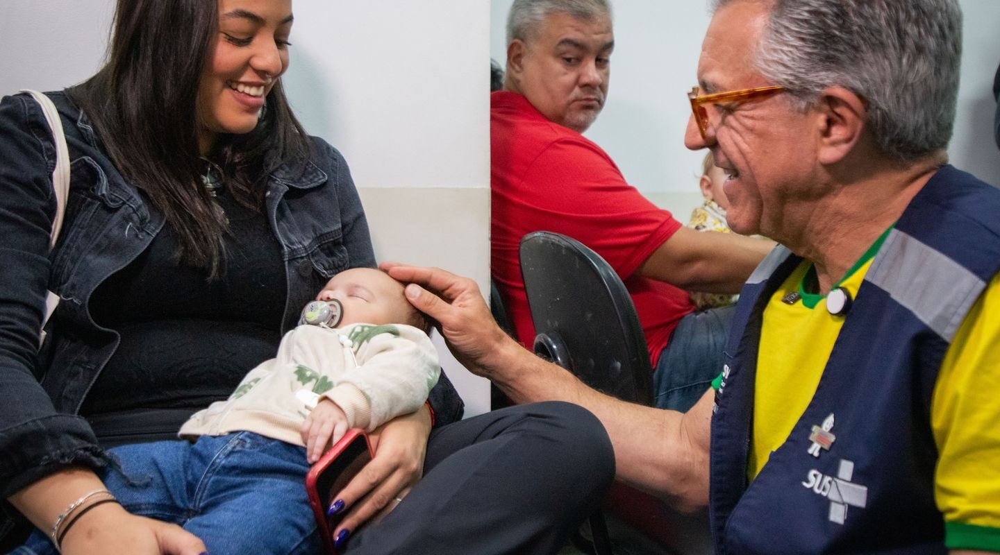 Ministério da Saúde começa a vacinar crianças com a Pneumo 20