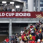 Paixão pelo futebol expõe população à publicidade de bets, alerta Idec