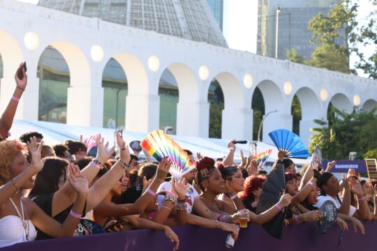 Parada LGBTQIA+ no Rio defende mais representantes no Legislativo