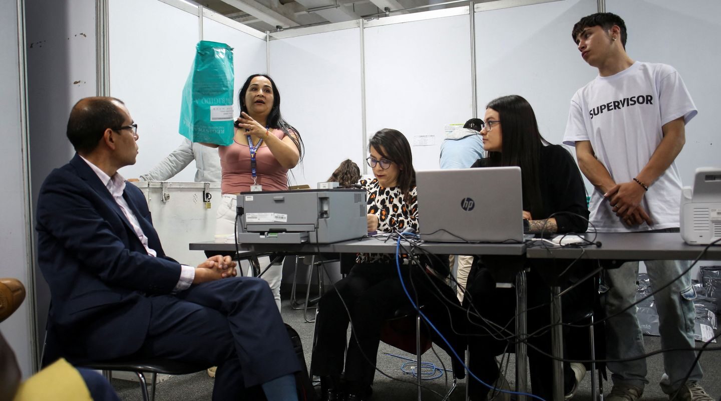 Presidente Petro denuncia fraude contra o voto na eleição da Colômbia