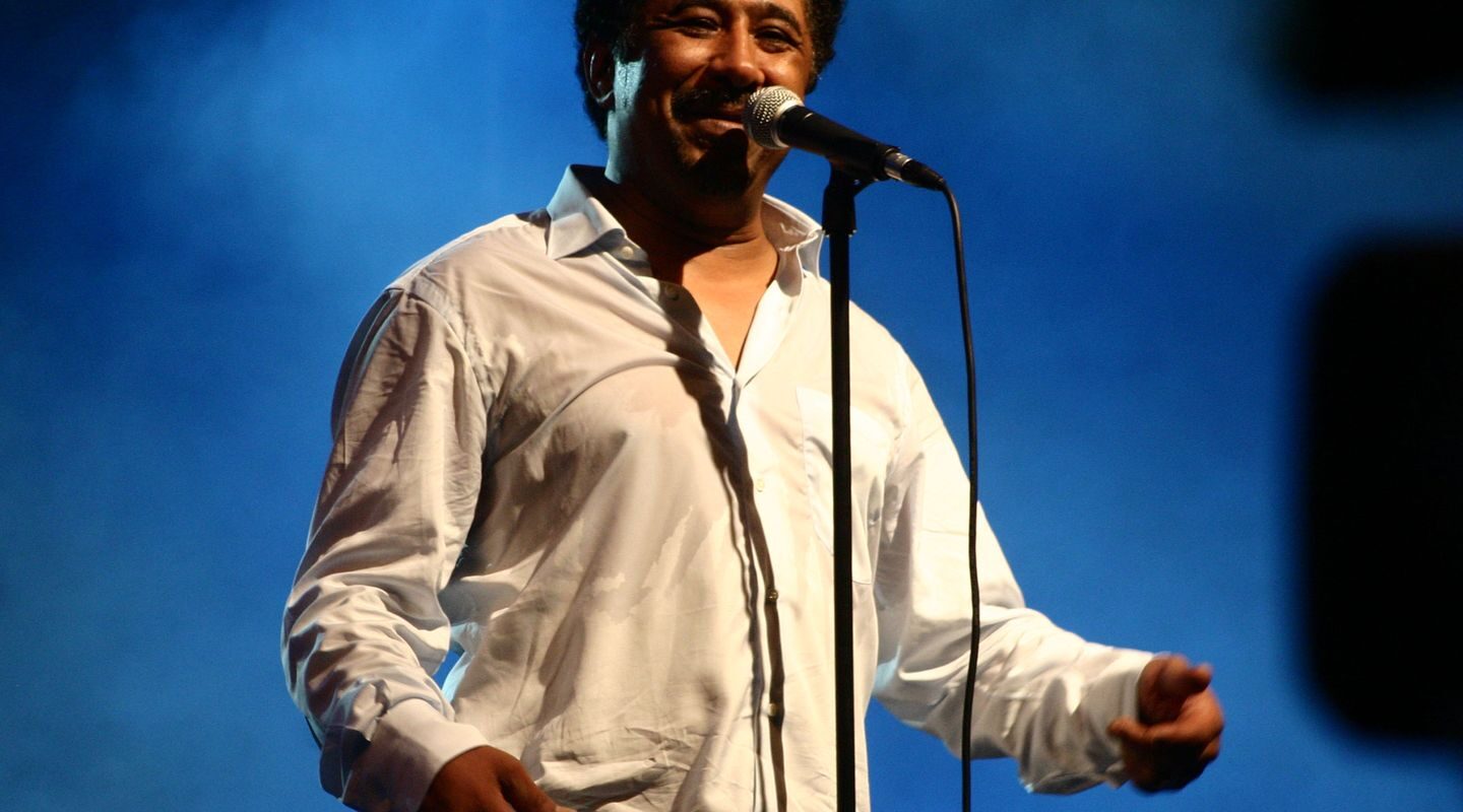 Programa Música do Mundo celebra carreira artística do argelino Khaled