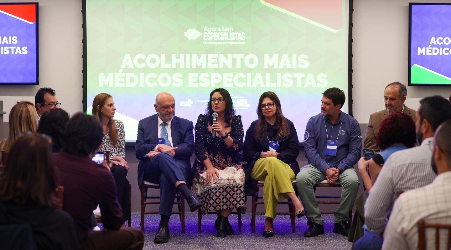 Projeto Mais Médicos Especialistas recebe 50 profissionais no Rio