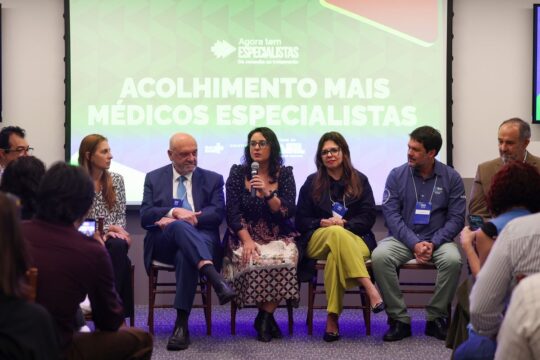 Projeto Mais Médicos Especialistas recebe 50 profissionais no Rio