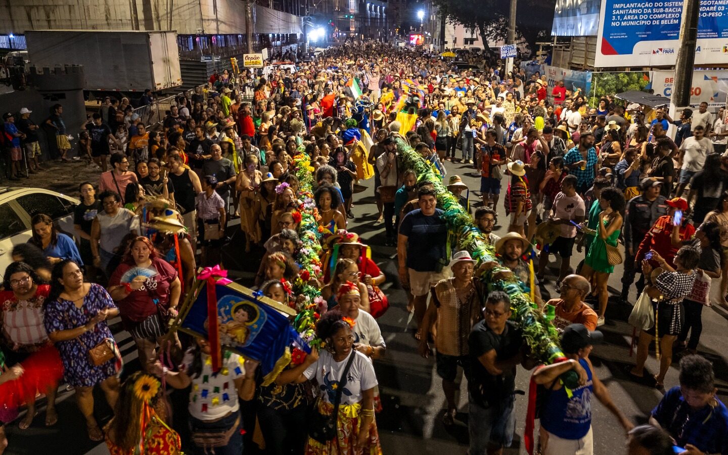 Arrastões do Pavulagem 2026 começam com cortejo fluvial, levantamento dos mastros e show gratuito em Belém