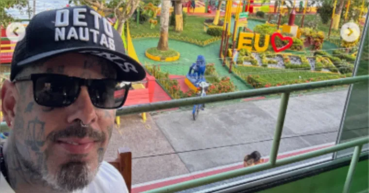 Tico Santa Cruz compartilha registros no Marajó e se declara a Afuá após show