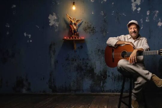 Cantor e compositor João Bosco completa 80 anos