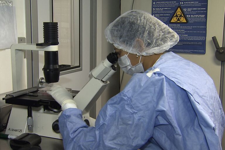 Como cientistas "curaram" infectados com HIV