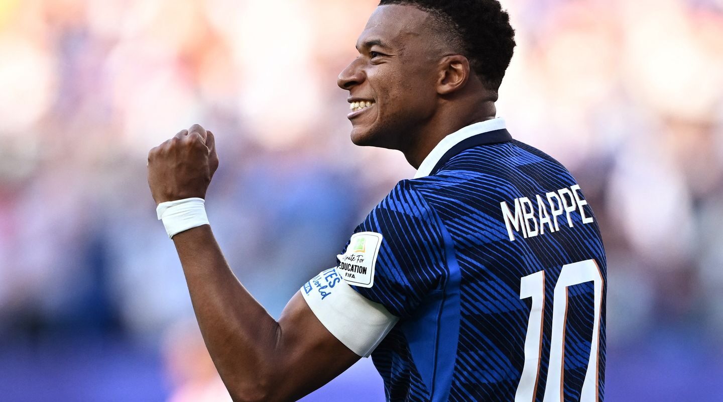 De pênalti, França vence retranca do Paraguai e se classifica na Copa