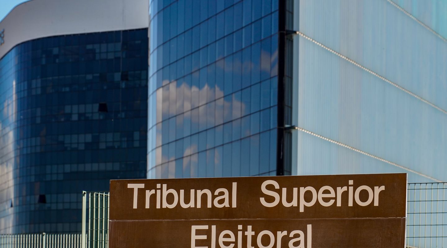 Eleições: TSE assina acordo com big techs para combater desinformação