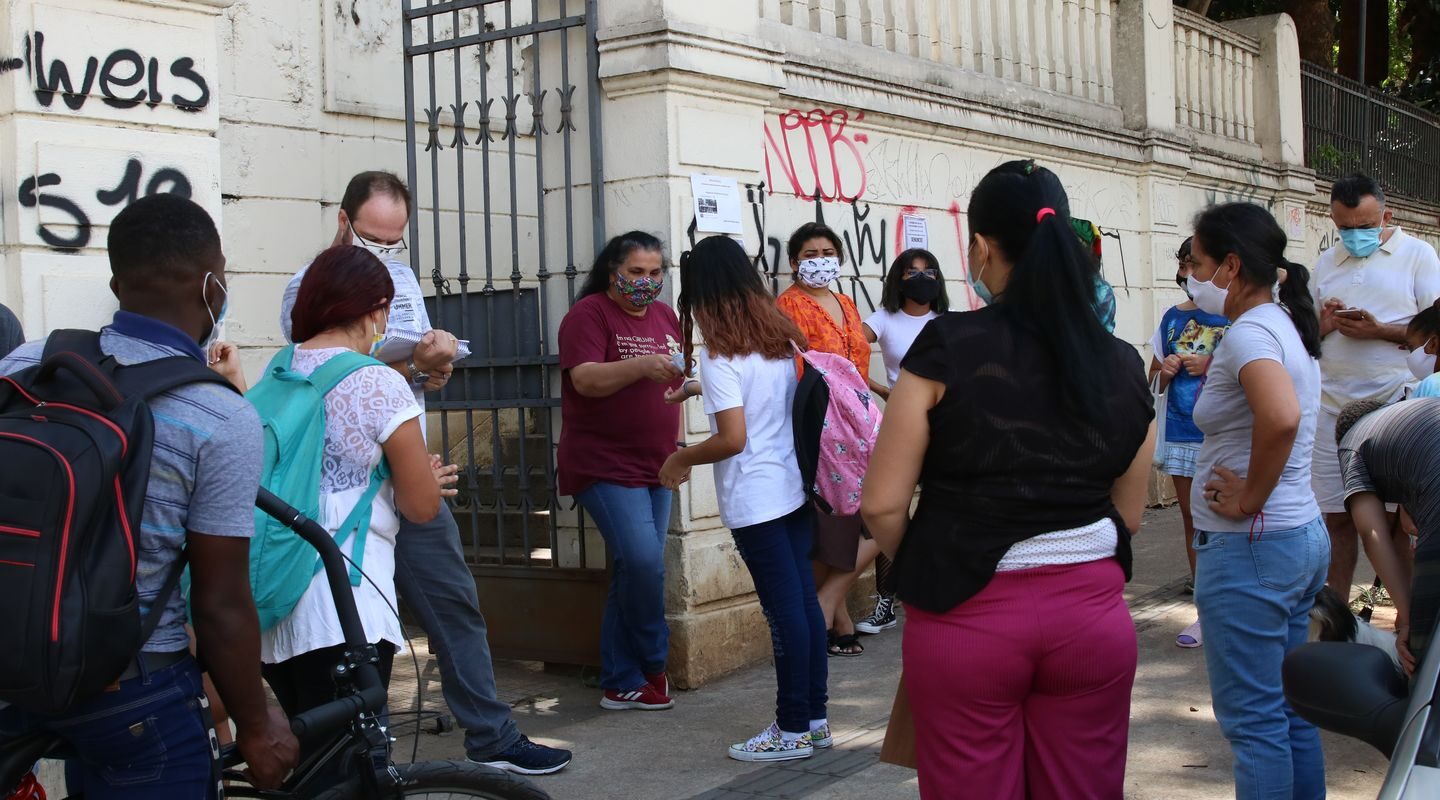 Entenda o papel das escolas no combate à violência contra meninas