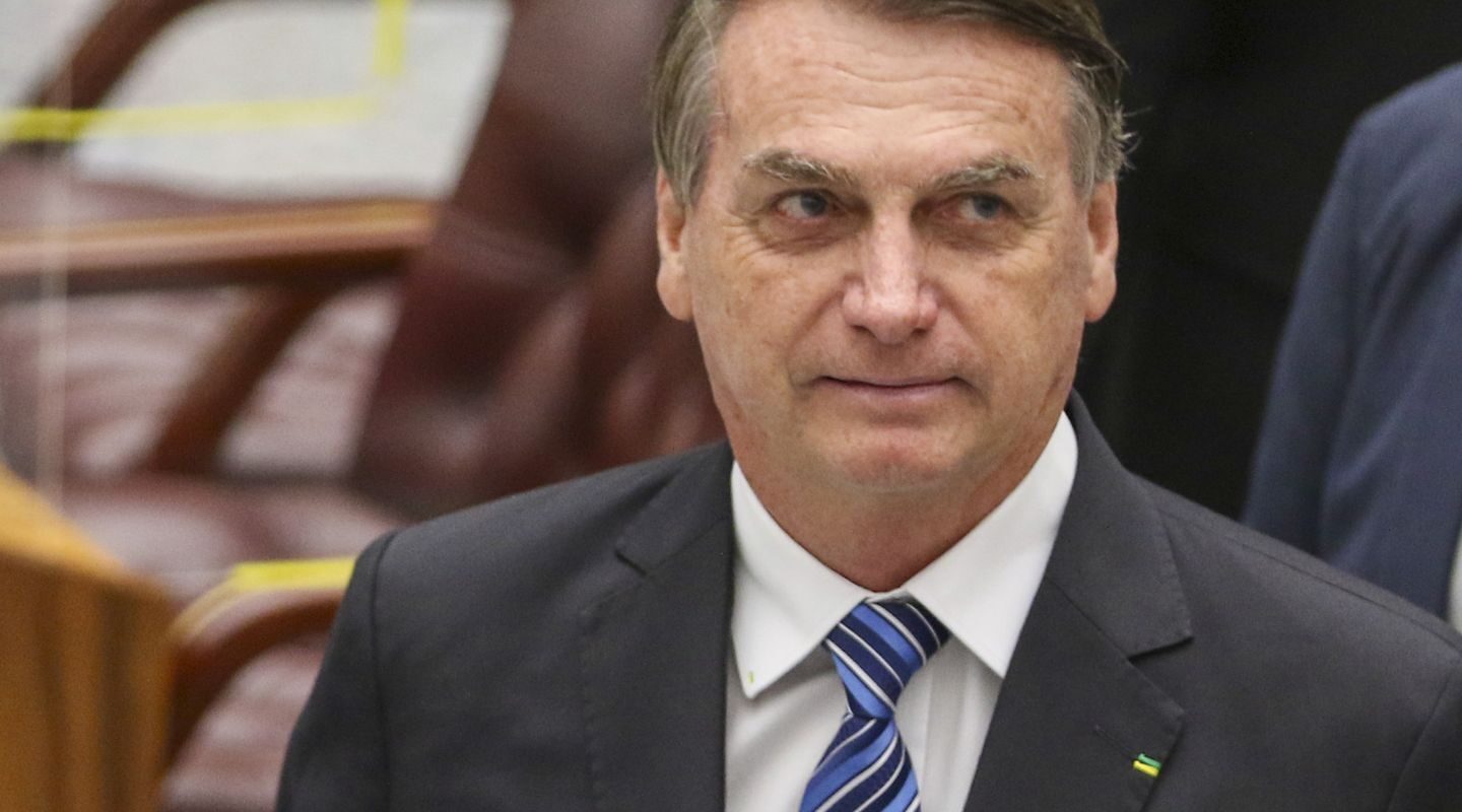 Exército entrega armas de Bolsonaro à PF e informa falta de duas