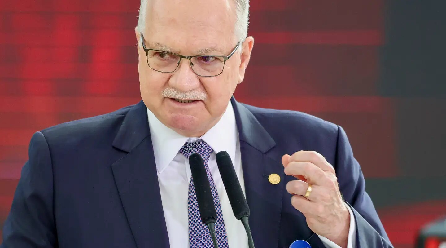 Fachin repudia fala de Milei contra Moraes e reafirma autonomia do STF