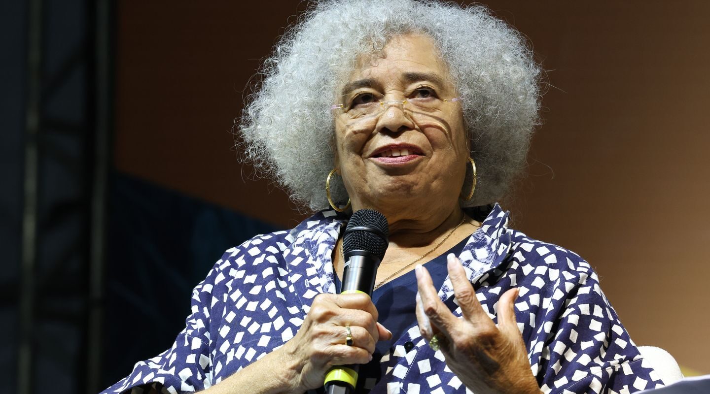 Flip: Angela Davis cita pensadores brasileiros e critica gentrificação
