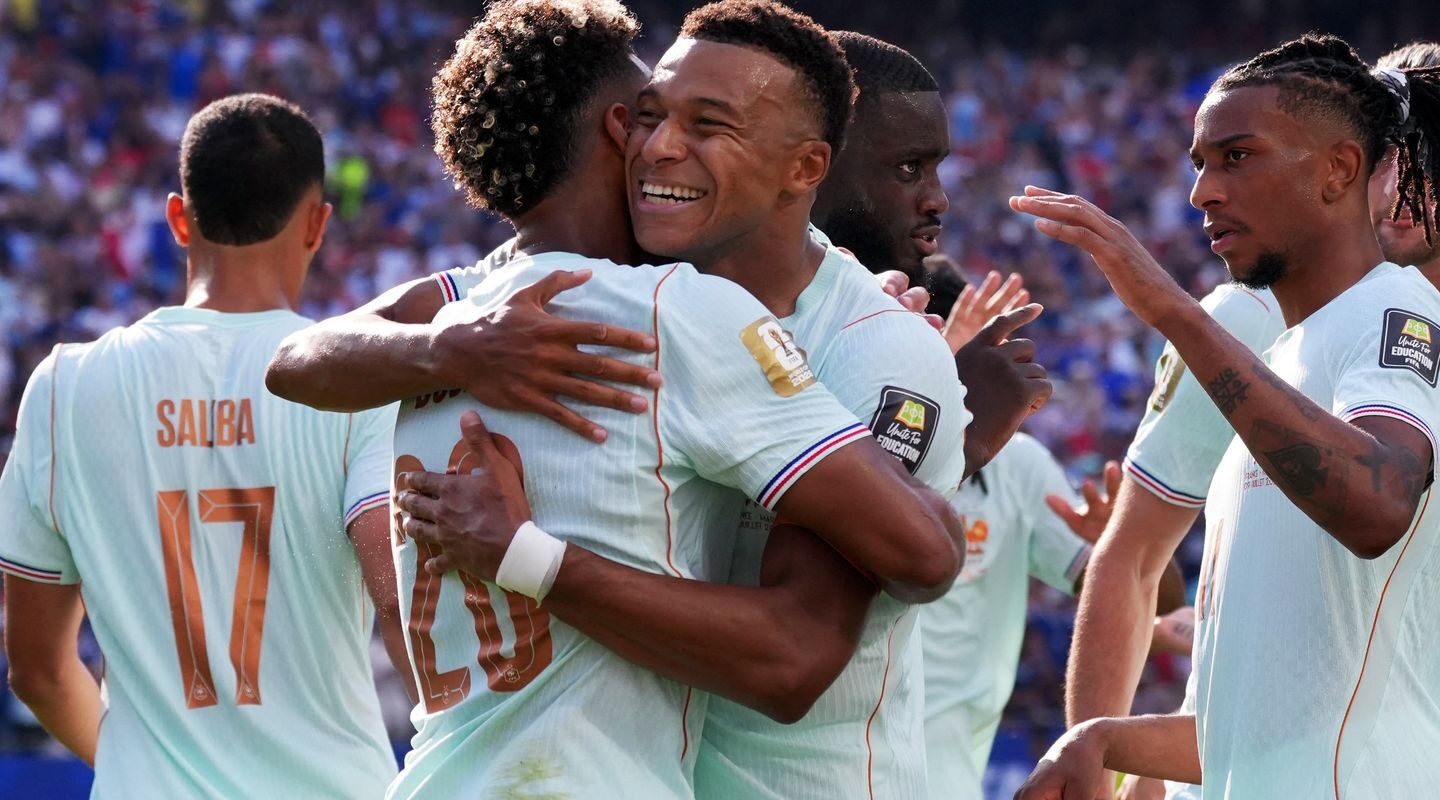França e Inglaterra disputam terceiro lugar da Copa em duelo de rivais históricos