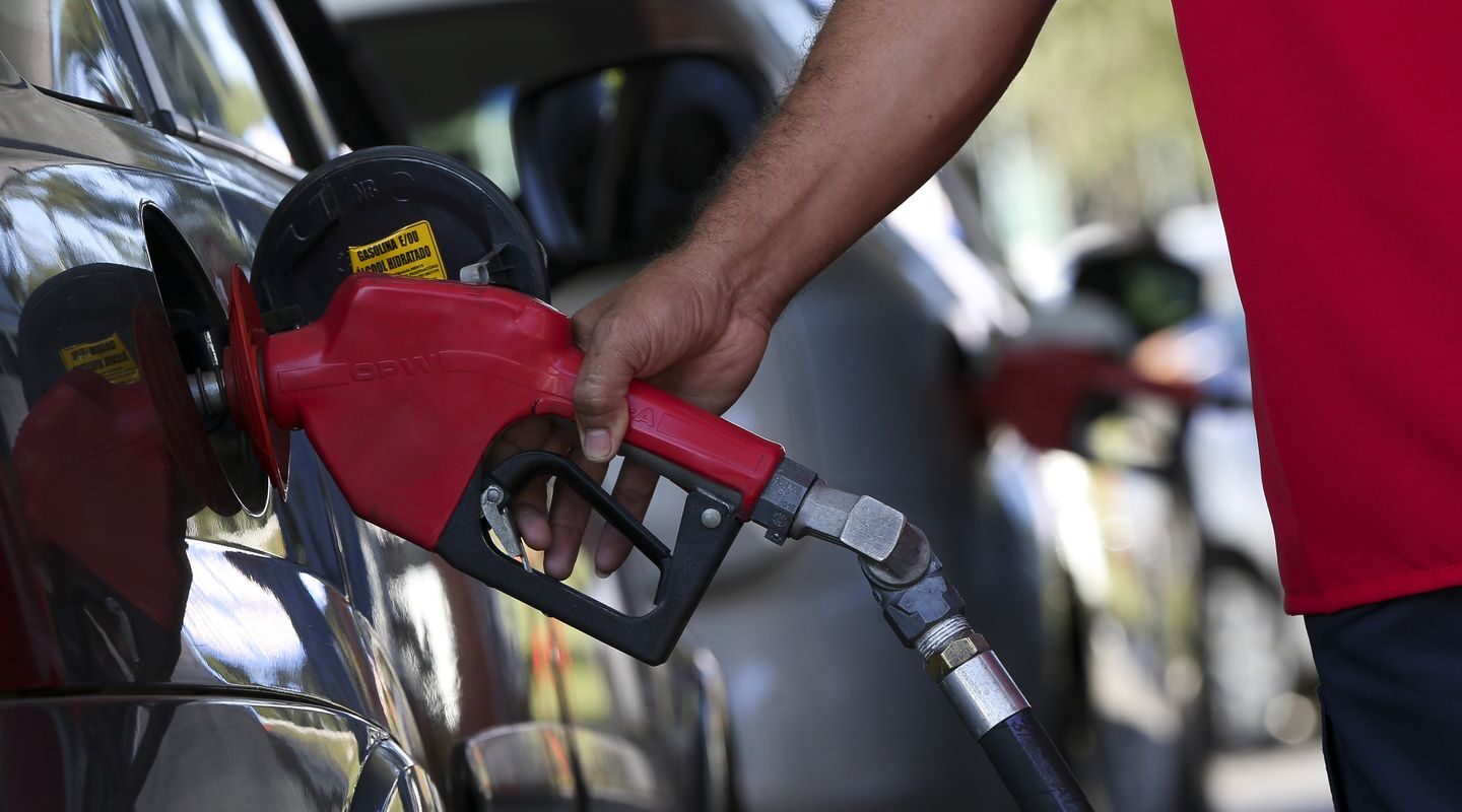 Governo adia reunião que pode aumentar etanol na gasolina para 32%