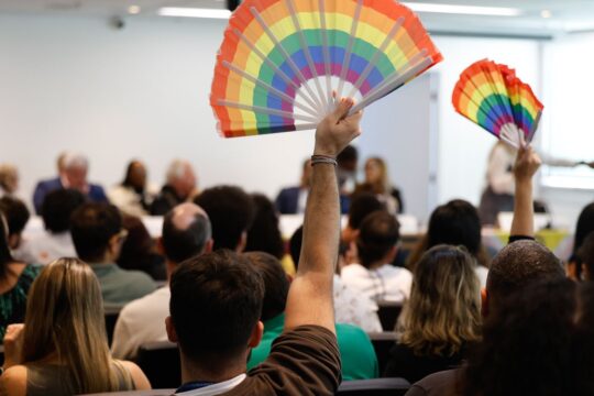 Governo diz que vai acertar salários do programa Rio Sem LGBTIfobia